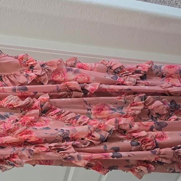 MAC DUGGAL Ruffled Cut Out Cap Sleeve V Neck Gown - Picture 7 of 9